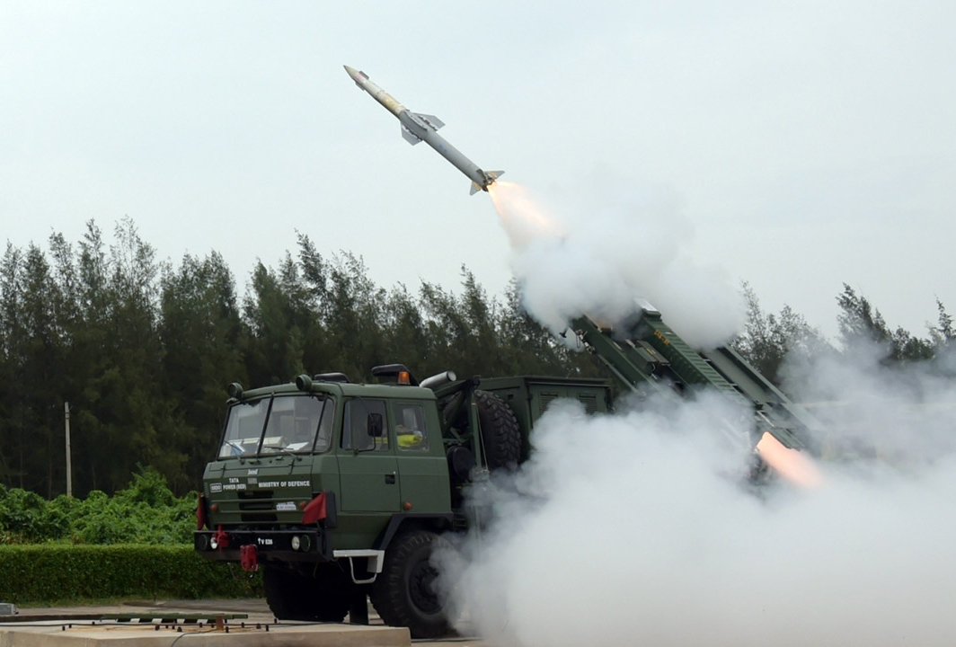 Ấn Độ thử thành công tên lửa đất đối không phản ứng nhanh nội địa